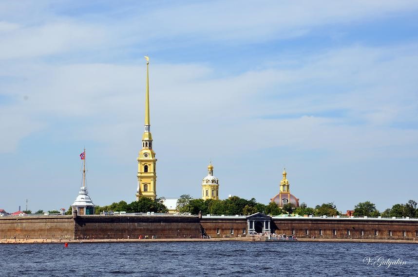 Что можно посмотреть в Санкт-Петербурге? Панорама Санкт-Петербургской (Петропавловской) крепости  