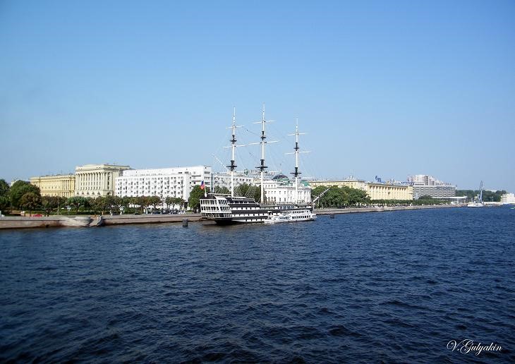 Что можно посмотреть в Санкт-Петербурге? Правый берег Невы