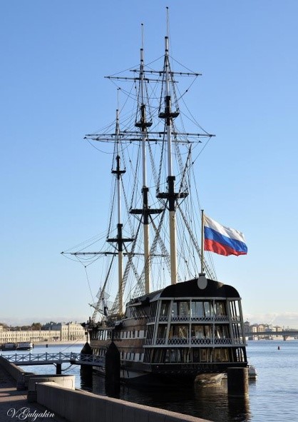 Когда Россия стала Империей? Вид на бывший речной порт у Троицкой площади
