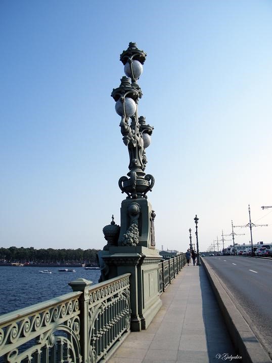 Что можно посмотреть в Санкт-Петербурге? Это уже левый берег Невы