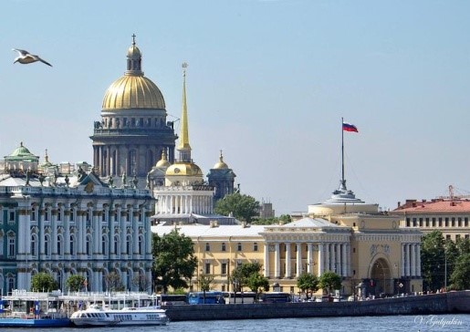 Что можно посмотреть в Санкт-Петербурге? Левобережье: Зимний дворец, Исаакиевский собор и Адмиралтейство…