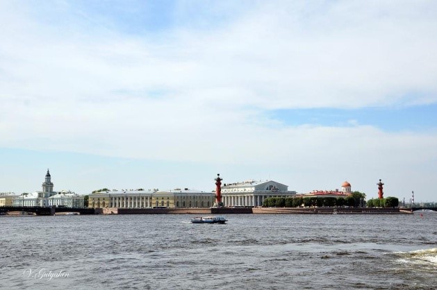 Что можно посмотреть в Санкт-Петербурге? Вот она, знаменитая на весь мир Стрелка Васильевского острова